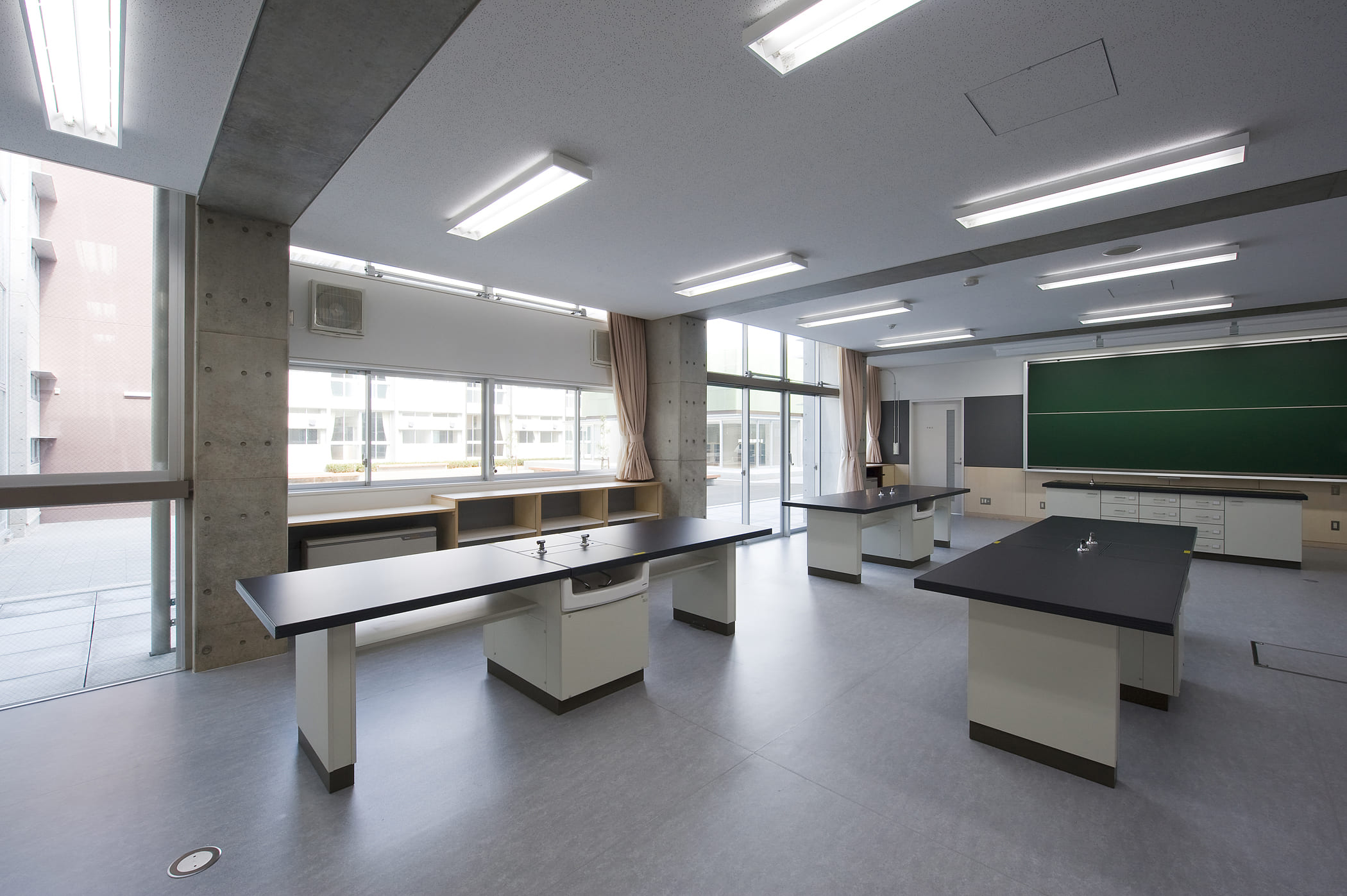 南中学校南舎及びプール建築主体工事