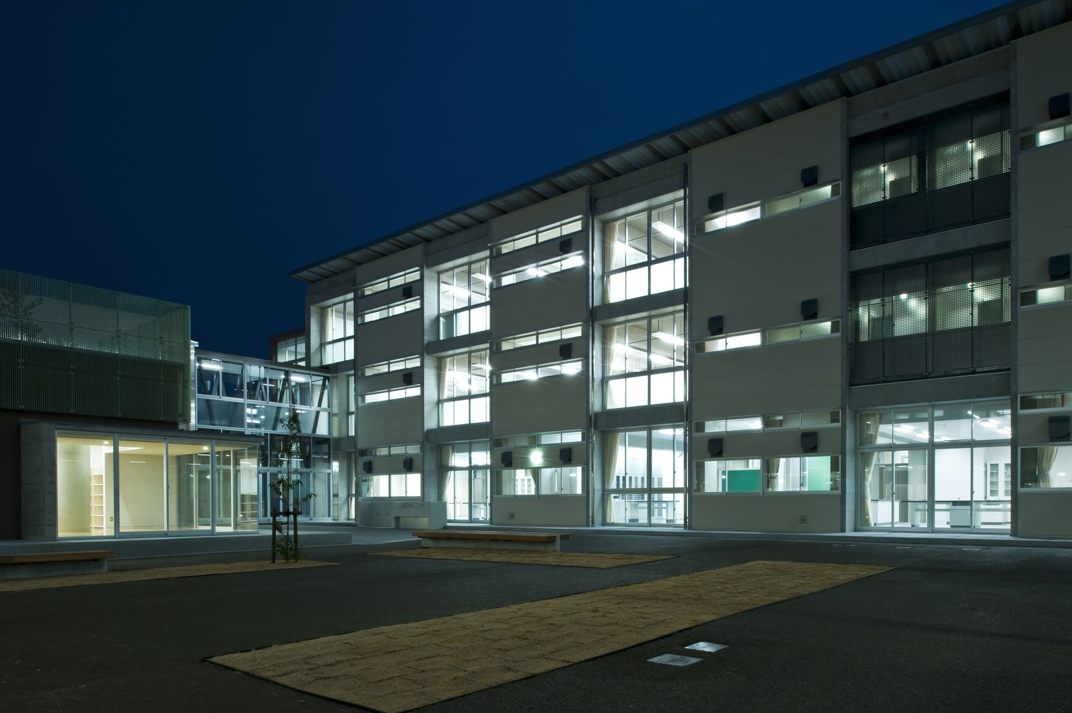 南中学校南舎及びプール建築主体工事